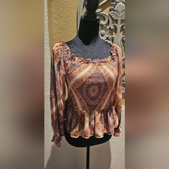 Flying Tomato Bohemian Ruffled Women's Cold Shoulder Smocked Bodice Medium Top - Picture 1 of 7